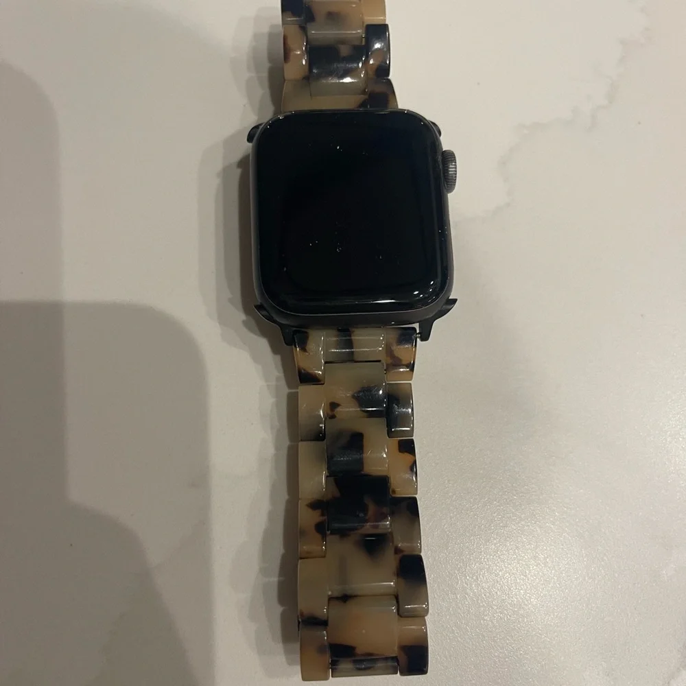 Series 5 black 40 MM with black and tortoise shell bands - Picture 2 of 6